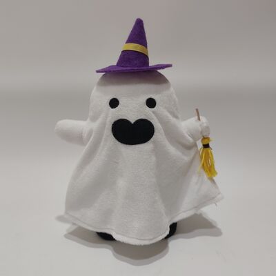 Fantasmas blancos de Halloween con sombreros y escobas