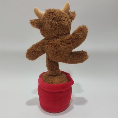 Vaca de las montañas cantando y bailando