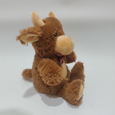 Grabación y repetición de una vaca de las Highlands moviéndose a la izquierda y a la derecha